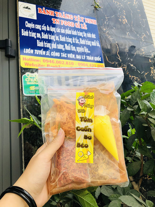 Bánh tráng bơ béo khô gà